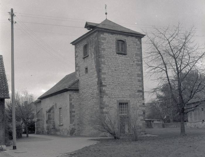 kirche-sw.jpg kirche-sw.jpg