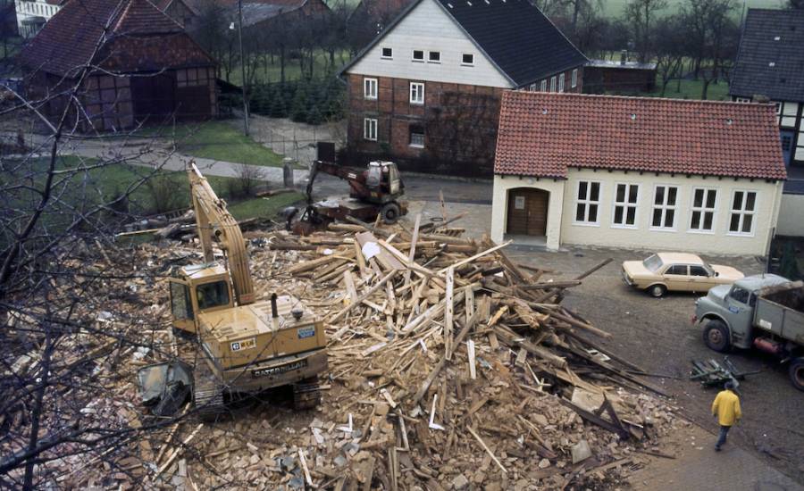 Abriss des Lehrerhauses Abriss des Lehrerhauses