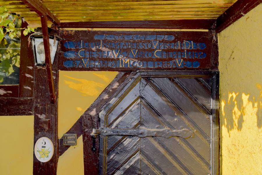 Eingangstür zum Wohnhaus der Saline Eingangstür zum Wohnhaus der Saline